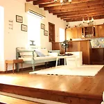 Mariakis Apartment *